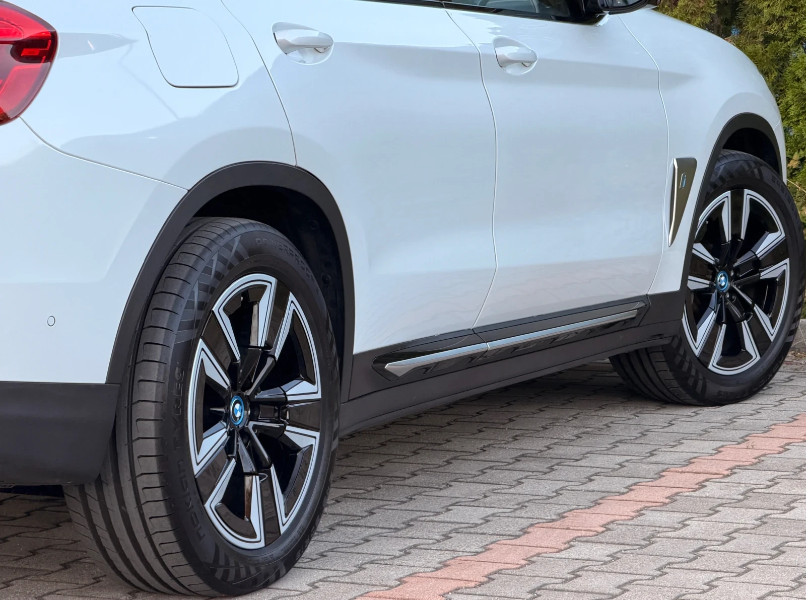 BMW iX3 IMPRESSIVE-FULL-УНИКАЛНА-КАТО НОВА-128Х.КМ-ОТЛИЧНА, снимка 9 - Автомобили и джипове - 55499421