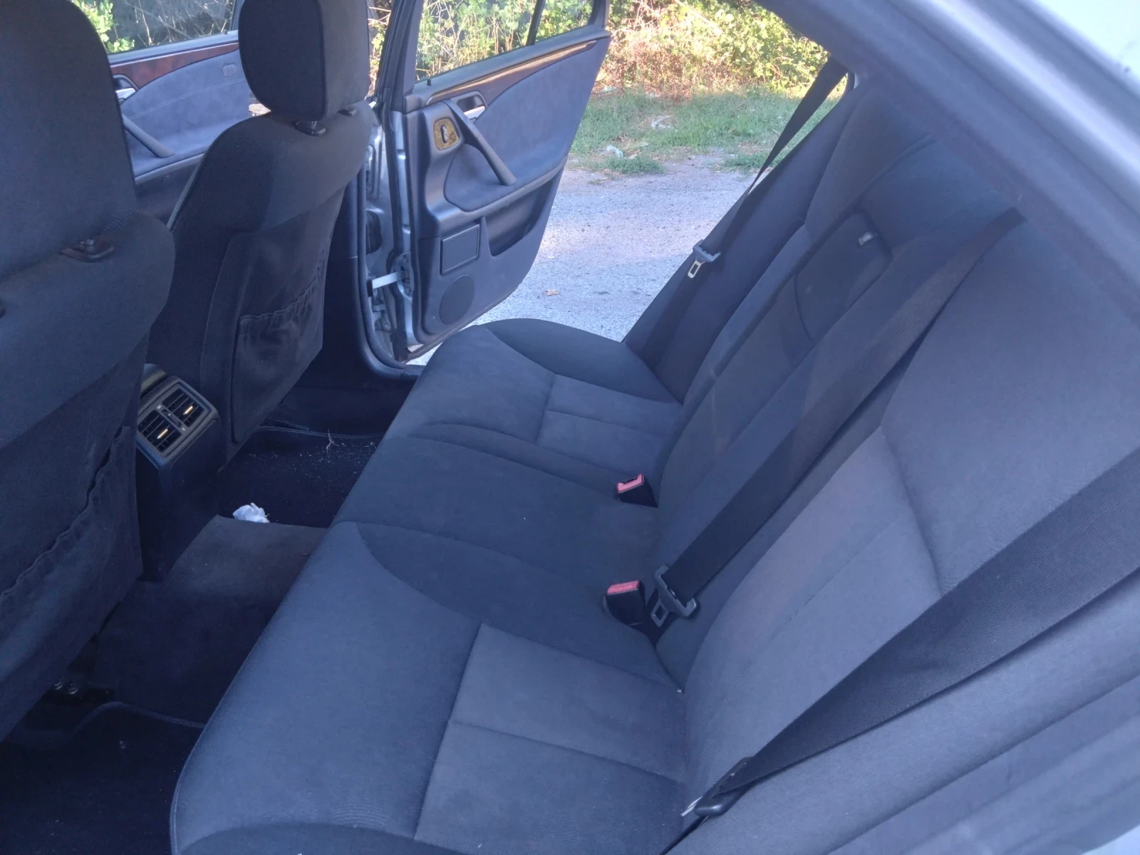 Mercedes-Benz E 270  Elegance, снимка 3 - Автомобили и джипове - 56070109