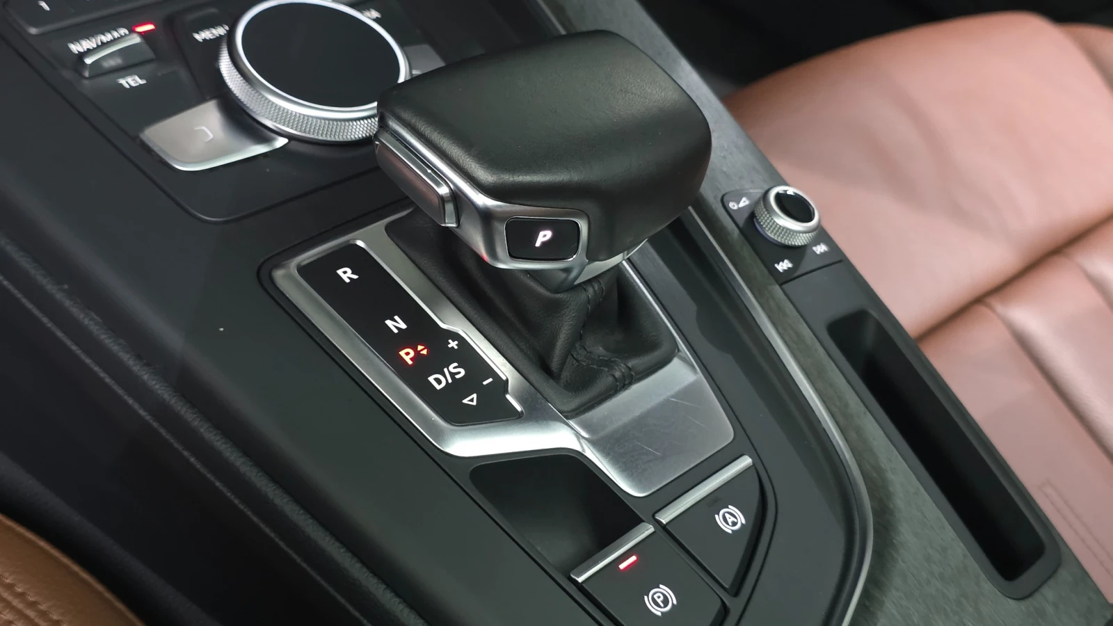 Audi A4 40TFSI* HUD* Подгрев* Камера* Шибидах* , снимка 12 - Автомобили и джипове - 56258010