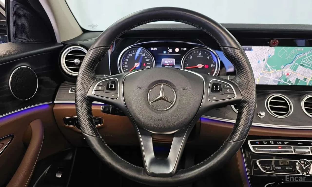 Mercedes-Benz E 220 * E220d 4MATIC Avantgarde * , снимка 7 - Автомобили и джипове - 56317858