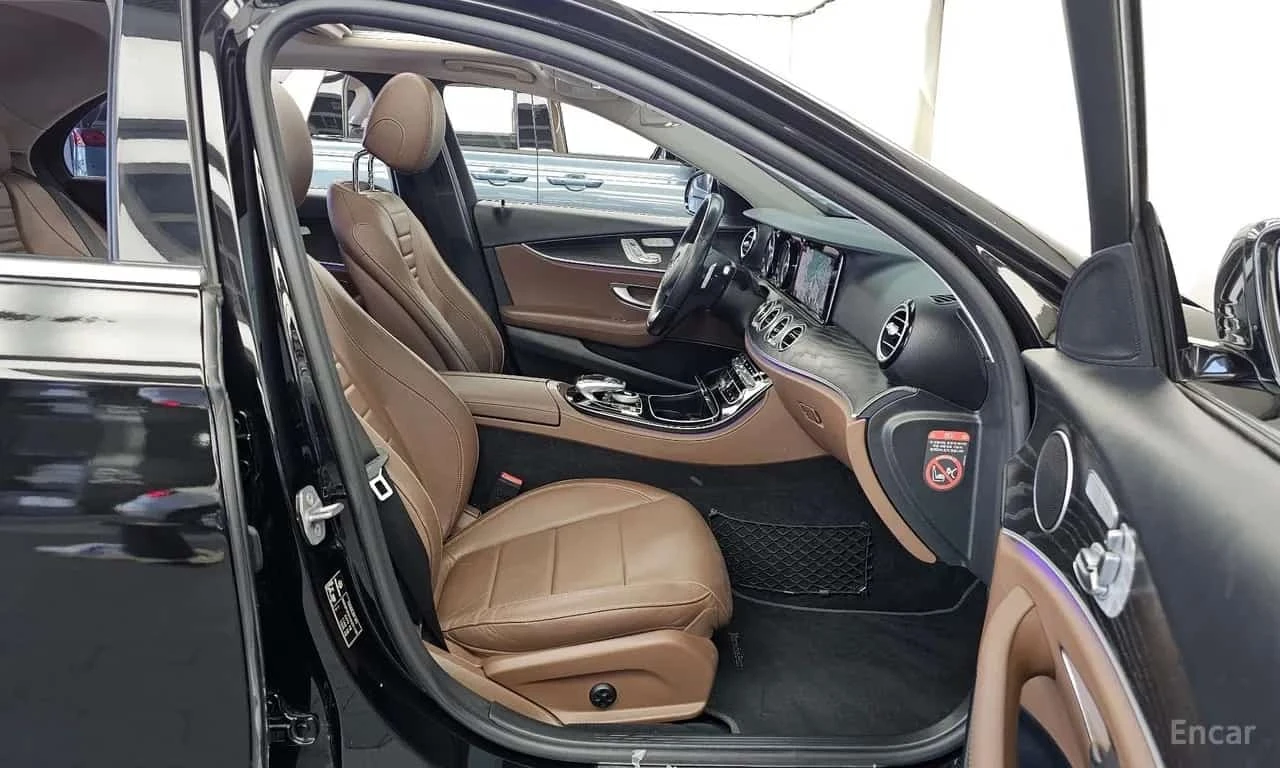 Mercedes-Benz E 220 * E220d 4MATIC Avantgarde * , снимка 13 - Автомобили и джипове - 56317858