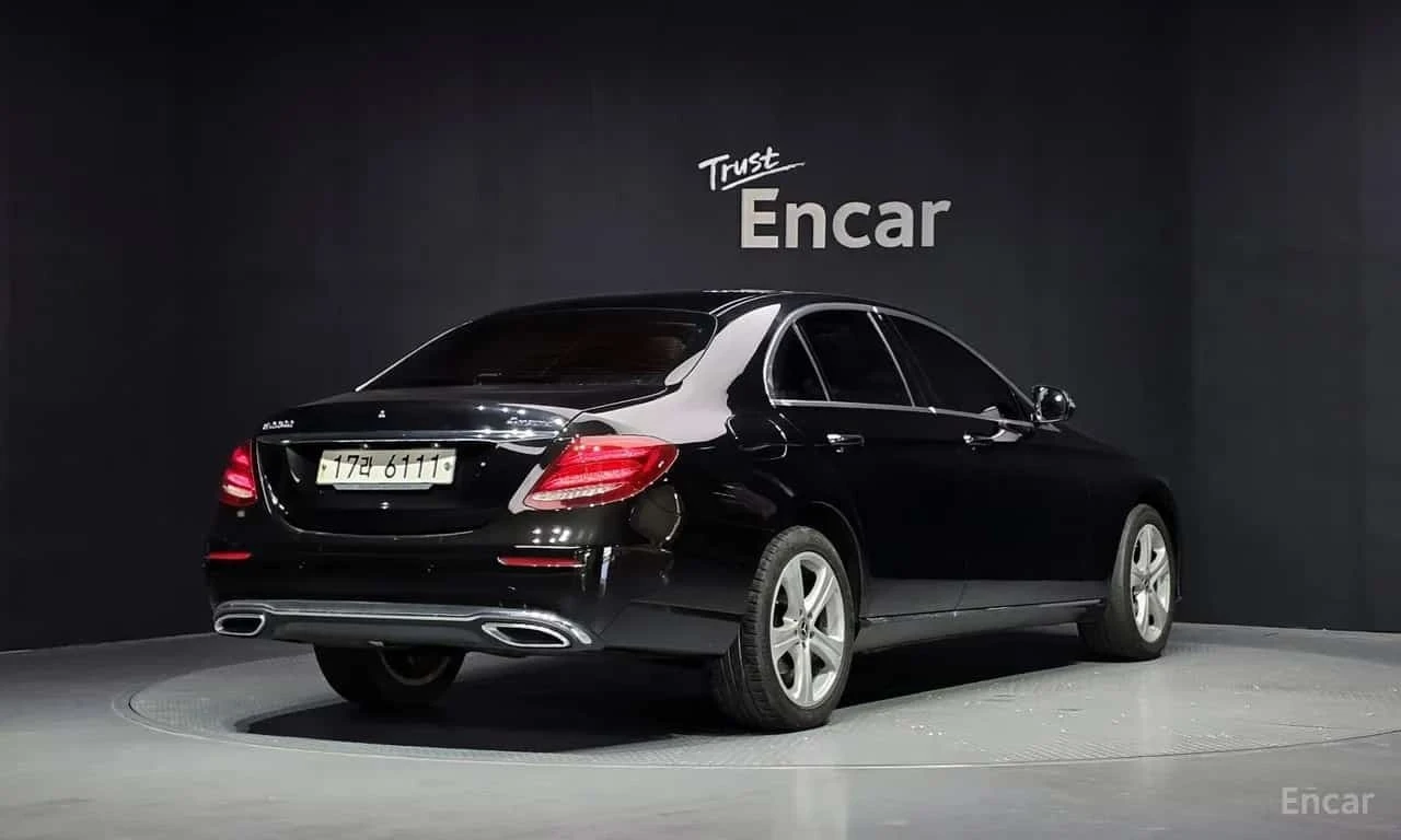 Mercedes-Benz E 220 * E220d 4MATIC Avantgarde * , снимка 2 - Автомобили и джипове - 56317858