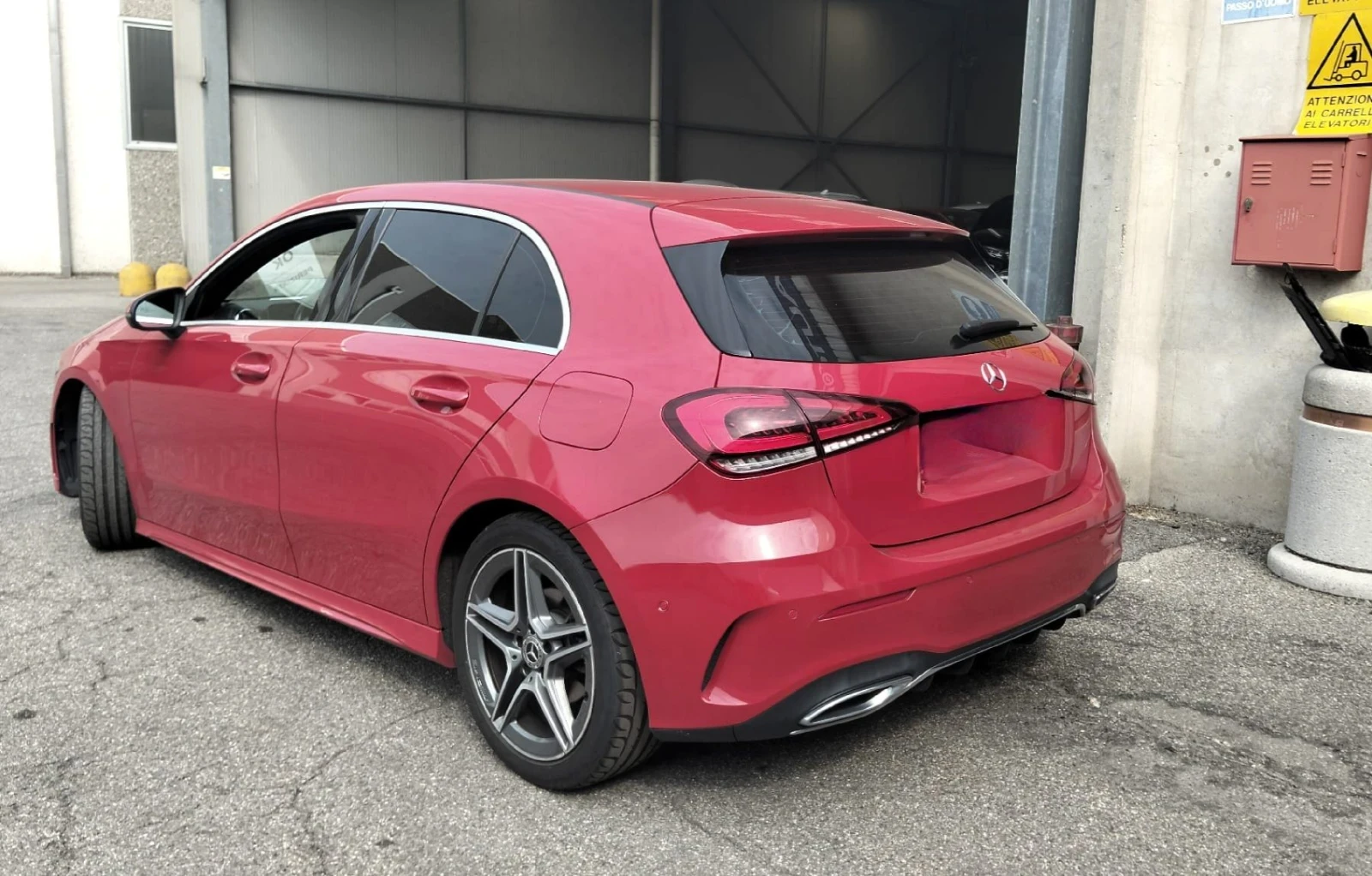 Mercedes-Benz A 180 AMG-Design , снимка 2 - Автомобили и джипове - 56324934