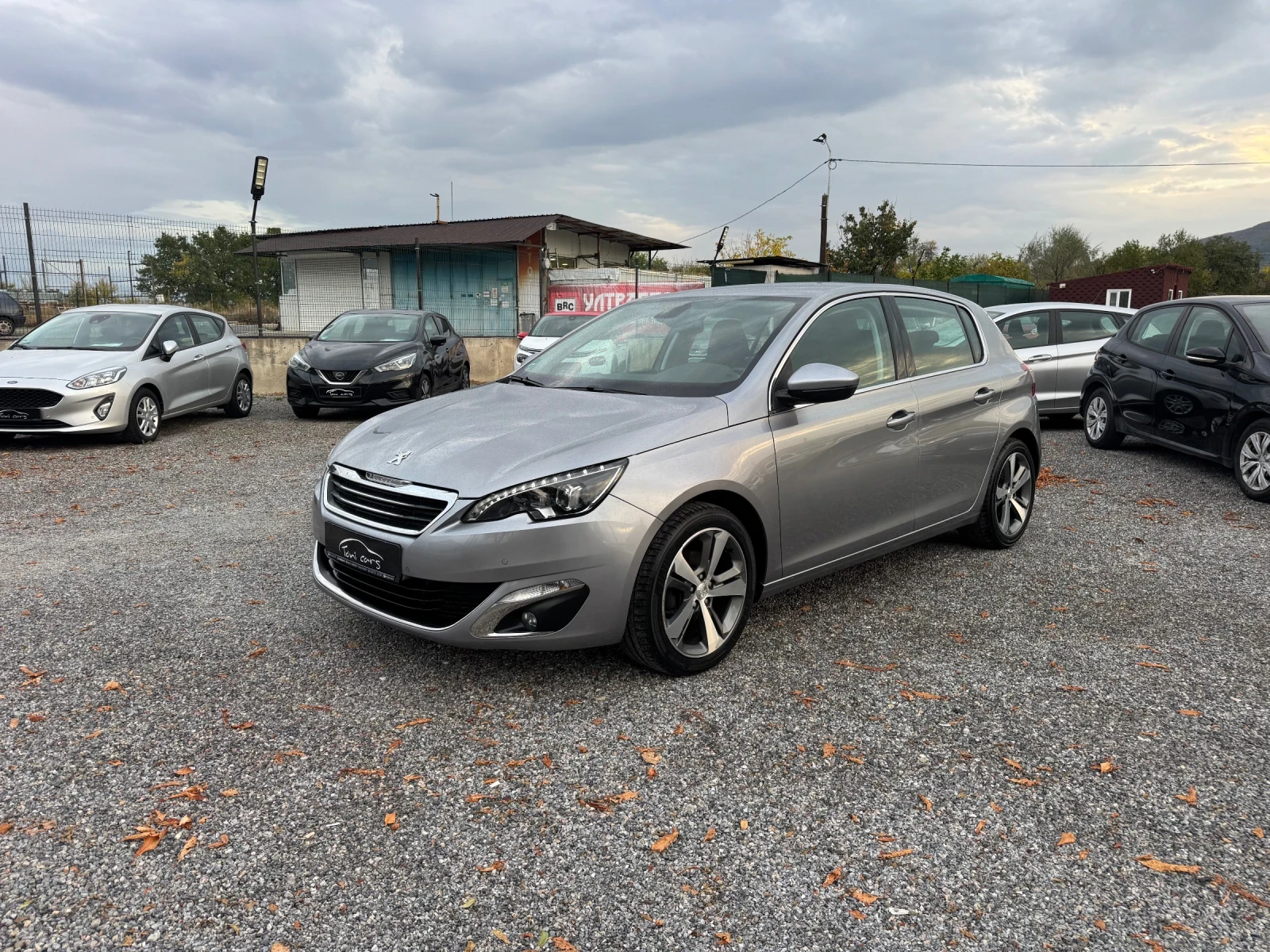Peugeot 308 1.2i ALLURE!!! LED!! CAMERA!! Full!!, снимка 2 - Автомобили и джипове - 56683717