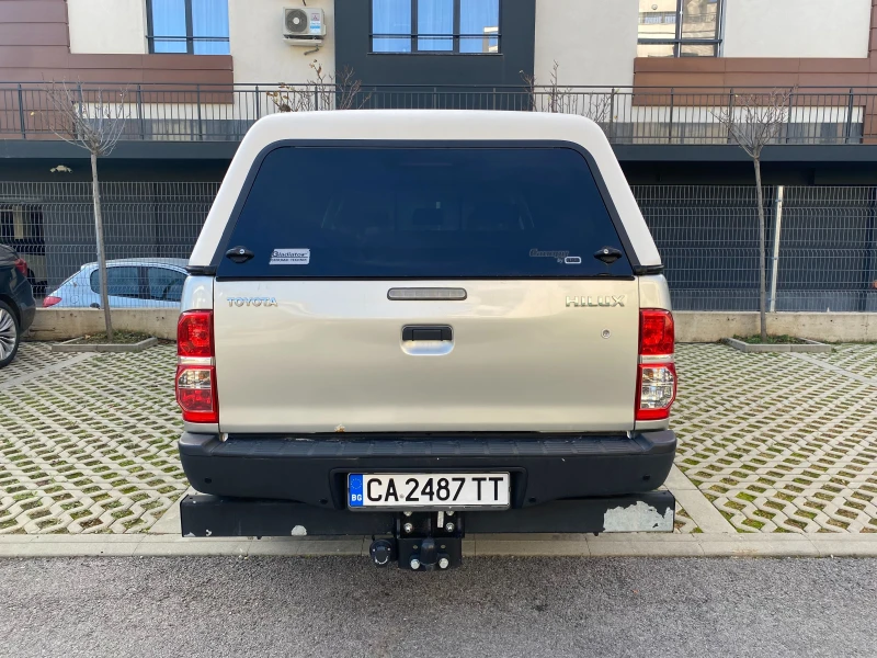 Toyota Hilux D4D, снимка 8 - Автомобили и джипове - 48645901