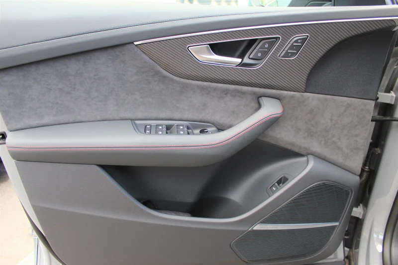 Audi RSQ8 4.0 TFSI/CARBON/B&O/MATRIX/PANO/HEAD UP/360/, снимка 8 - Автомобили и джипове - 53495132