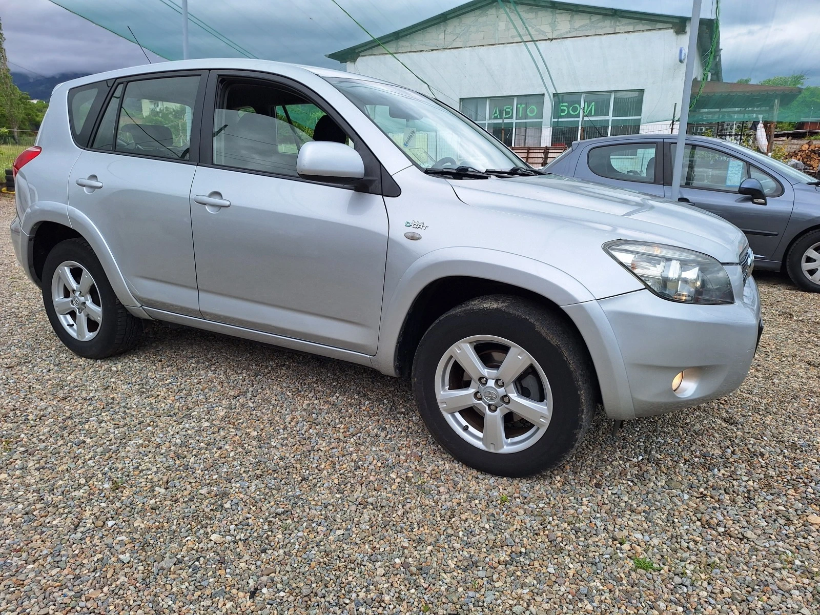 Toyota Rav4 2.2d4d - изображение 3