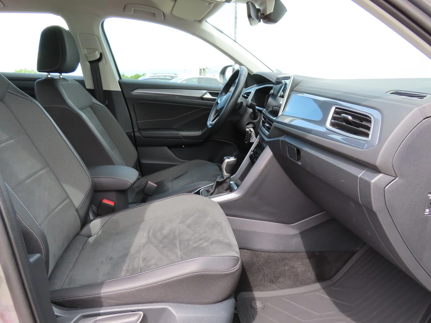 VW T-Roc VW T- Roc Style 1.5 TSI OPF DSG - изображение 6