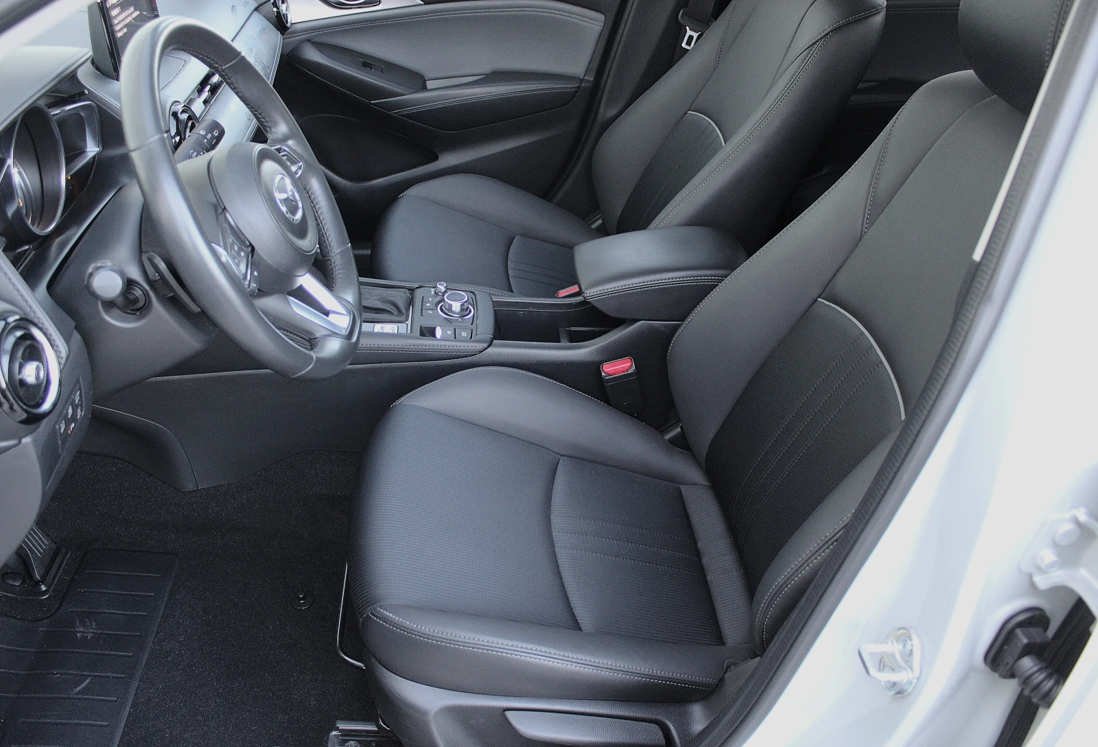 Mazda CX-3 2.0i SKYACTIV/AWD/KAMERA/DISTRONIC/HEAD UP/KEY-GO, снимка 7 - Автомобили и джипове - 53862266