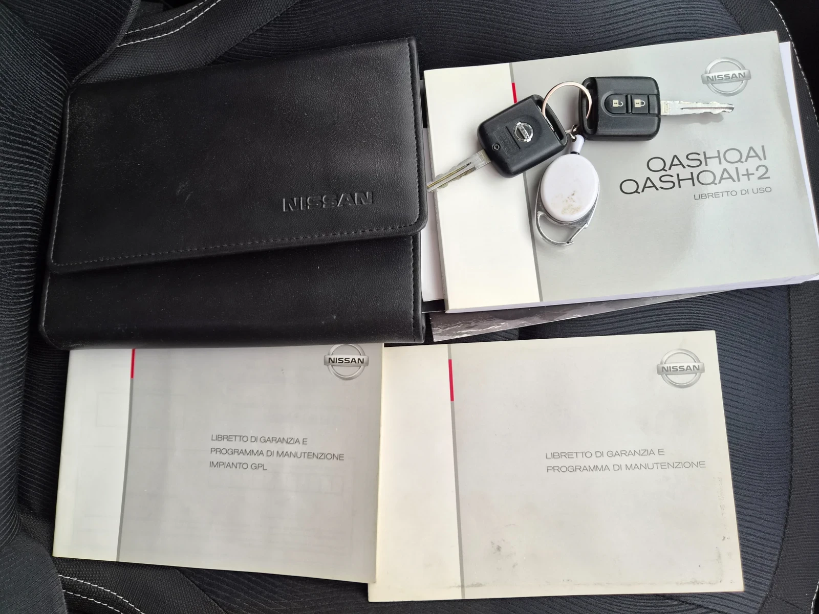 Nissan Qashqai 1.6 БЕНЗИН + ФАБРИЧНА ГАЗ FACELIFT, снимка 17 - Автомобили и джипове - 54217811