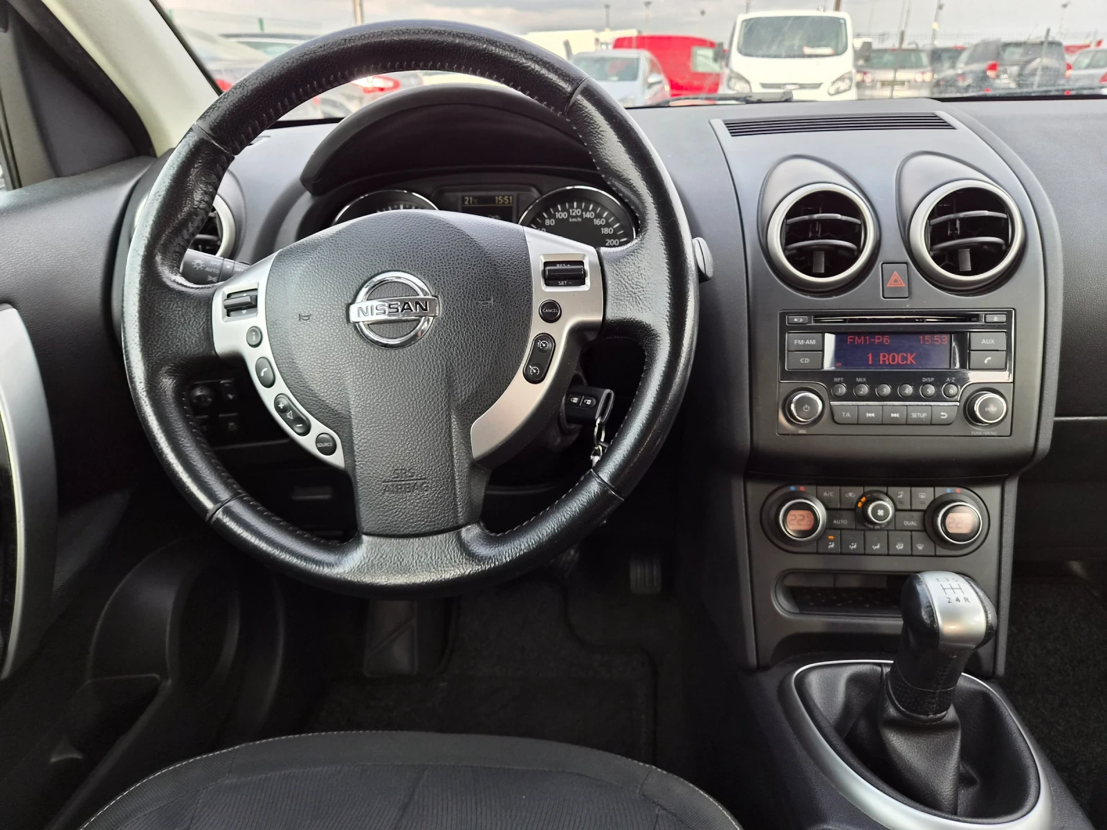Nissan Qashqai 1.6 БЕНЗИН + ФАБРИЧНА ГАЗ FACELIFT, снимка 12 - Автомобили и джипове - 54217811