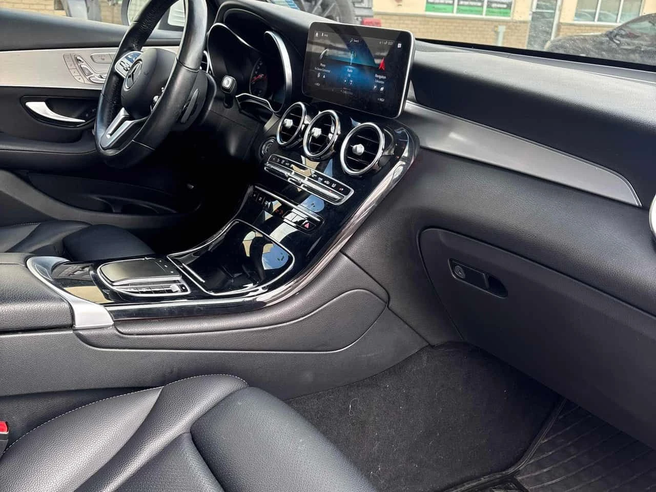 Mercedes-Benz GLC * 300 * CARFAX * ЦЕНА ДО БГ, снимка 14 - Автомобили и джипове - 54305236