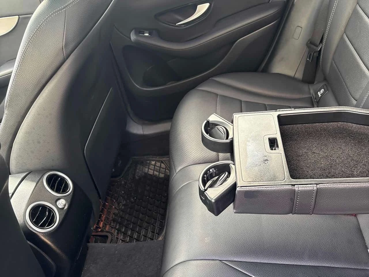 Mercedes-Benz GLC * 300 * CARFAX * ЦЕНА ДО БГ, снимка 17 - Автомобили и джипове - 54305236