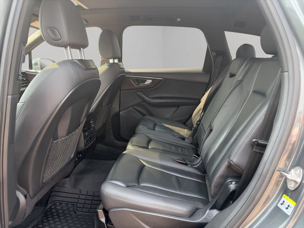 Audi Q7 AWD Komfort 55 TFSI * ПОДГРЕВ * КАМЕРА * ПАНО * 7 , снимка 13 - Автомобили и джипове - 56253452
