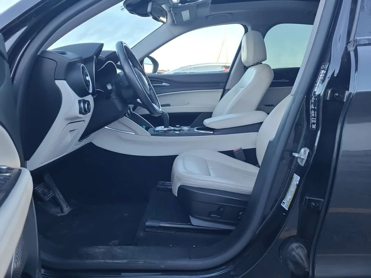 Alfa Romeo Stelvio * BASE * CARFAX * , снимка 8 - Автомобили и джипове - 56699957