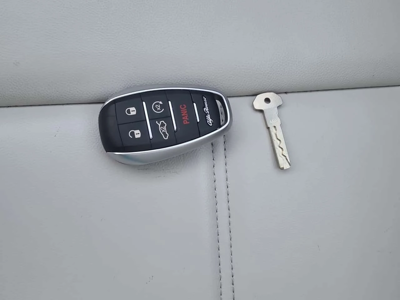 Alfa Romeo Stelvio * BASE * CARFAX * , снимка 7 - Автомобили и джипове - 56699957