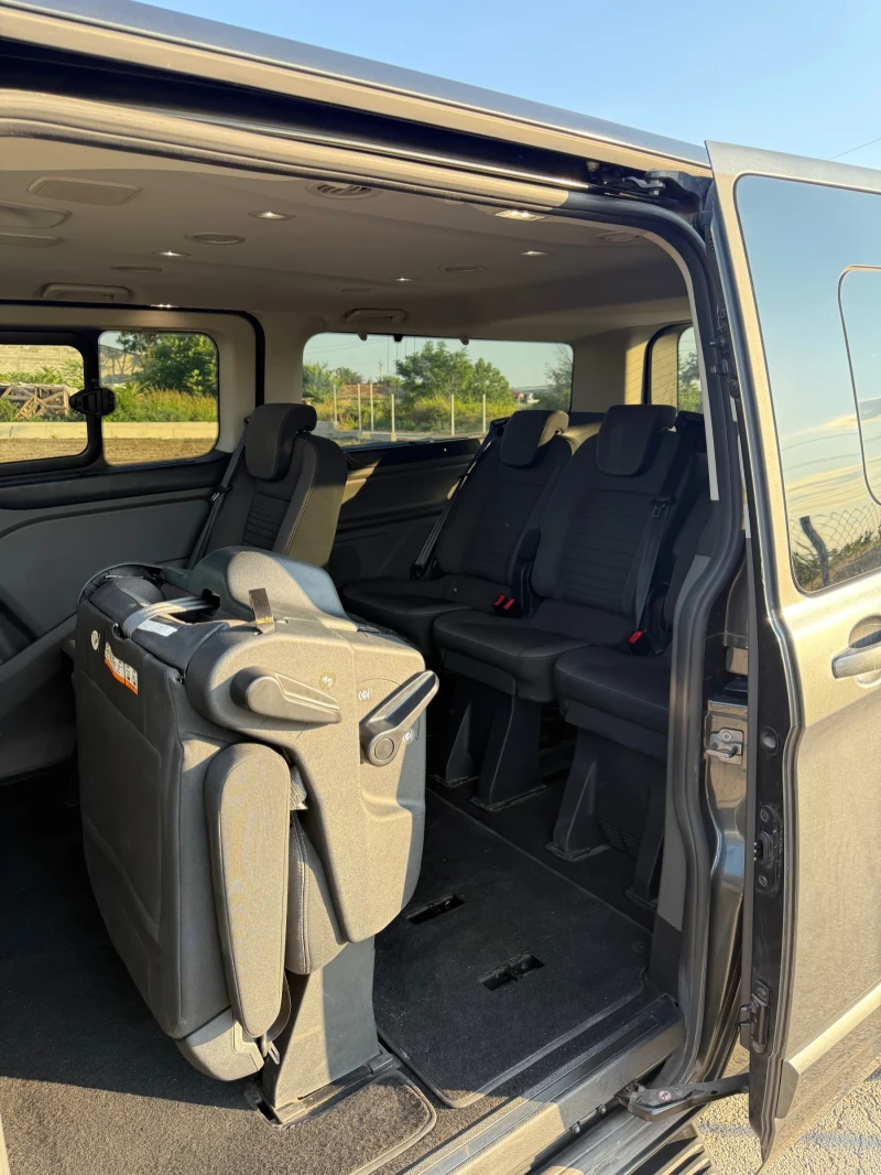 Ford Tourneo Custom, снимка 11 - Бусове и автобуси - 52226426