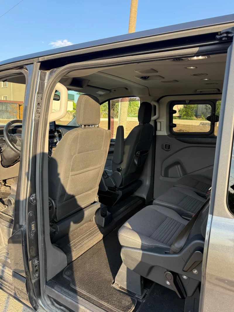 Ford Tourneo Custom, снимка 7 - Бусове и автобуси - 52226426