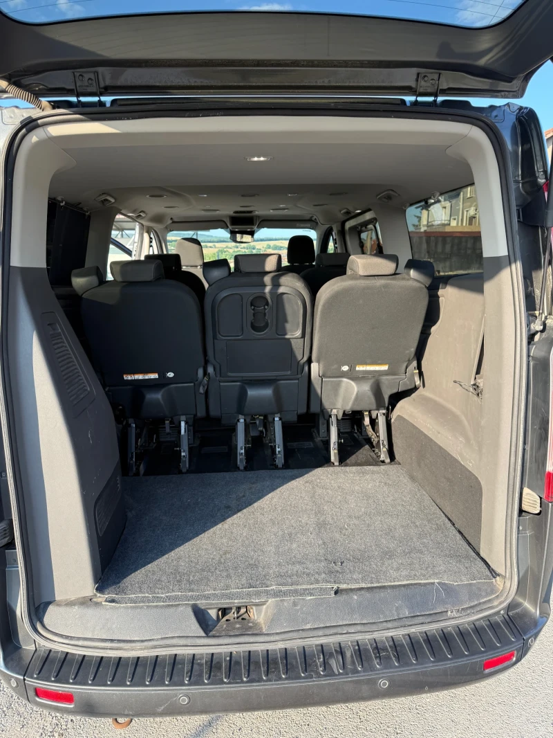Ford Tourneo Custom, снимка 10 - Бусове и автобуси - 52226426