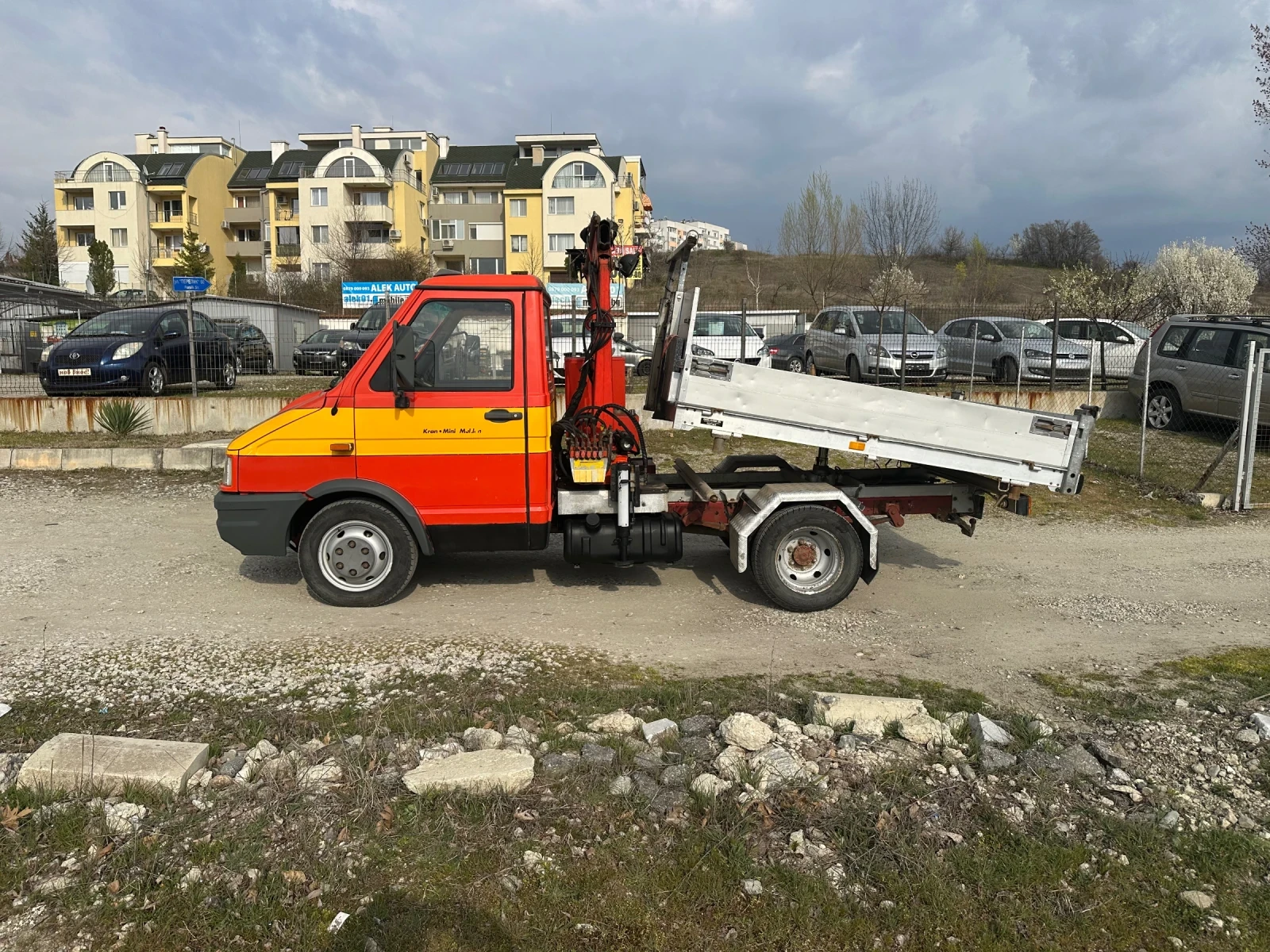 Iveco 3512 Самосвал с кран, снимка 5 - Бусове и автобуси - 53876280