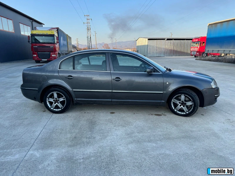 Skoda Superb ГАЗ -БЕНЗИН, снимка 2 - Автомобили и джипове - 46691571