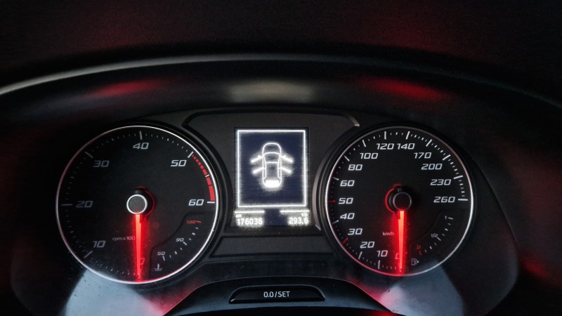 Seat Leon 1.6 TDi LED, снимка 15 - Автомобили и джипове - 44586696