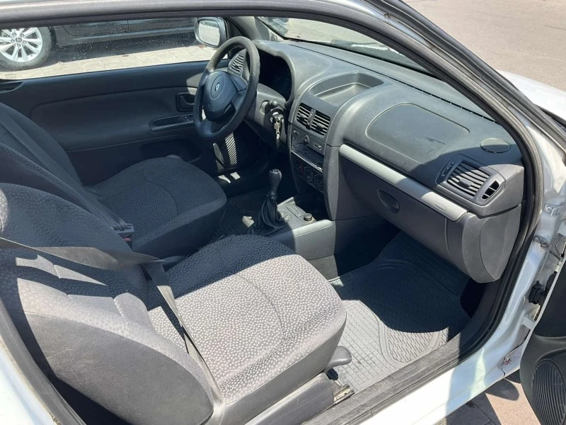 Renault Clio 1.5dci товарно, снимка 13 - Автомобили и джипове - 46547632