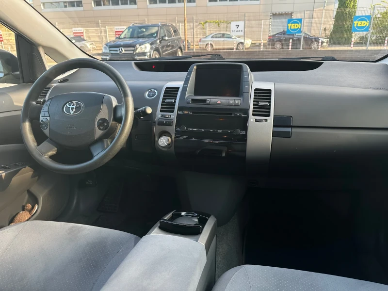 Toyota Prius, снимка 5 - Автомобили и джипове - 47746292