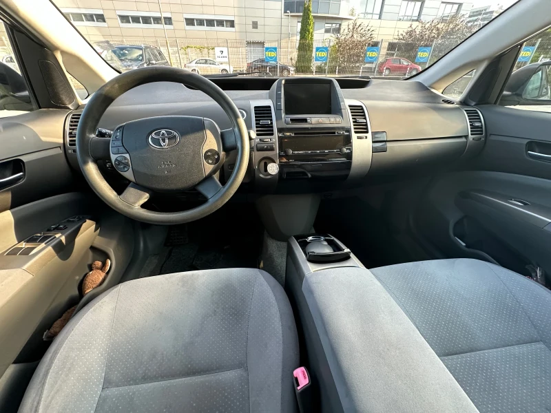 Toyota Prius, снимка 6 - Автомобили и джипове - 47746292