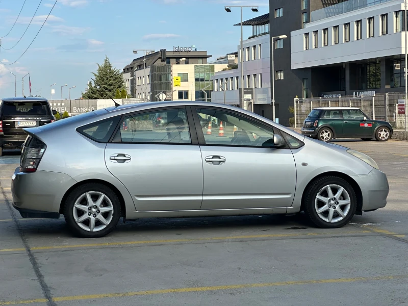 Toyota Prius, снимка 10 - Автомобили и джипове - 47746292