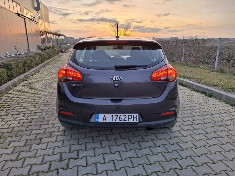 Kia Ceed 1.4i LED PREMIUM , снимка 8 - Автомобили и джипове - 49568985