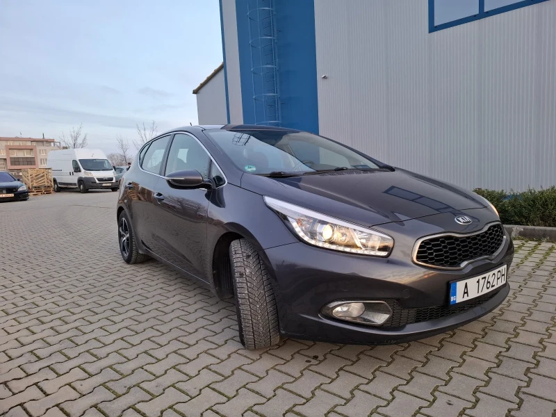 Kia Ceed 1.4i LED PREMIUM , снимка 3 - Автомобили и джипове - 49568985