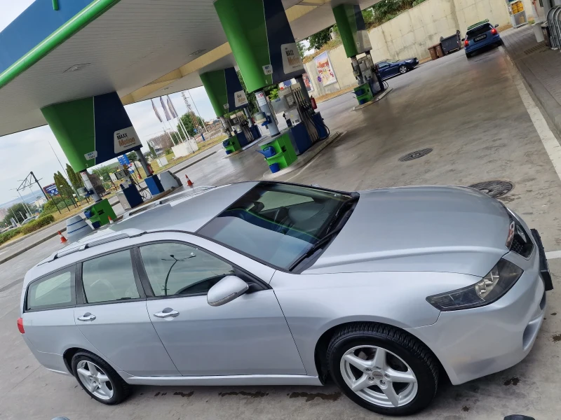 Honda Accord 2.0i-VTEC, снимка 14 - Автомобили и джипове - 51896144