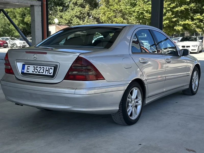 Mercedes-Benz C 320, снимка 4 - Автомобили и джипове - 51770086