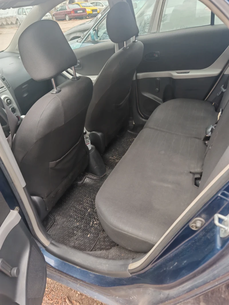 Toyota Yaris 1.0 , снимка 6 - Автомобили и джипове - 52649608