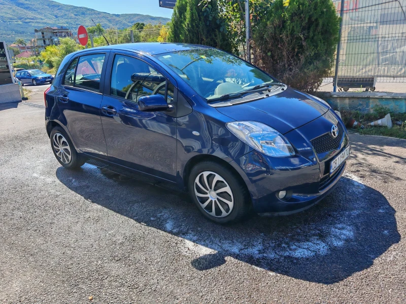 Toyota Yaris 1.0 , снимка 3 - Автомобили и джипове - 52649608