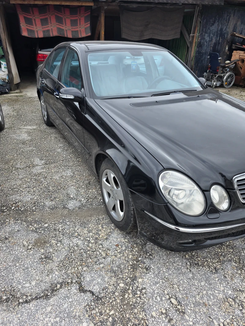 Mercedes-Benz E 220, снимка 2 - Автомобили и джипове - 52896528