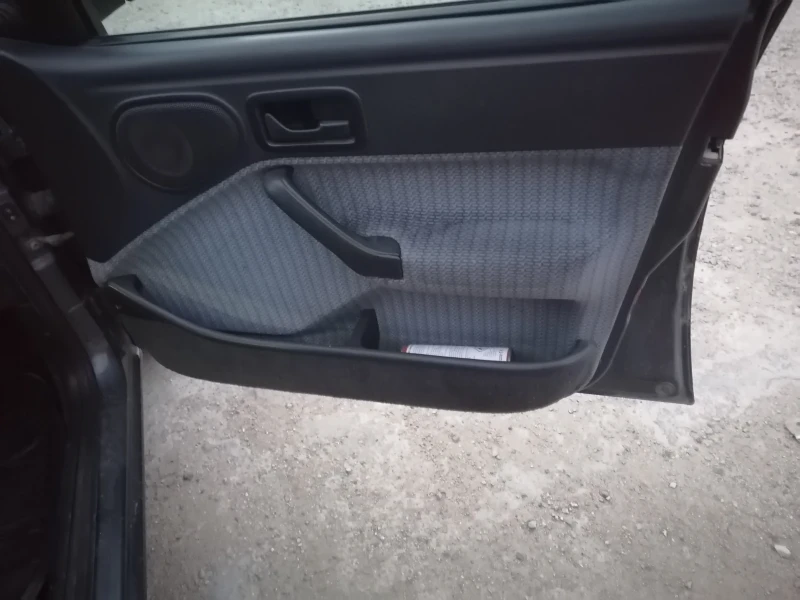 Ford Escort 1597, снимка 6 - Автомобили и джипове - 53458444