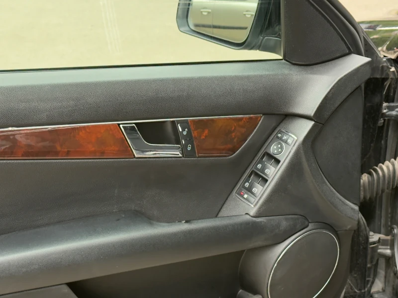 Mercedes-Benz 220 Cdi , снимка 9 - Автомобили и джипове - 53467557