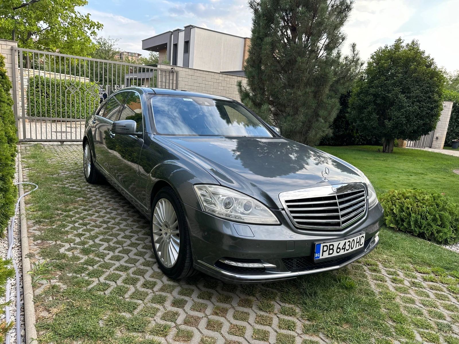 Mercedes-Benz S 500 4 MATIC* LONG* PANORAMA - изображение 2