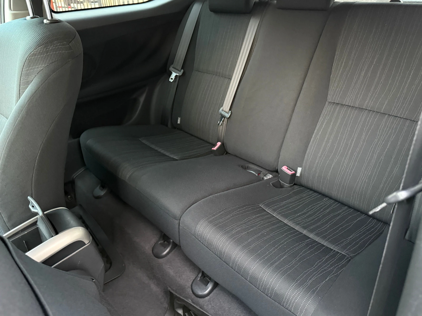 Toyota Auris 2.0D  - изображение 9