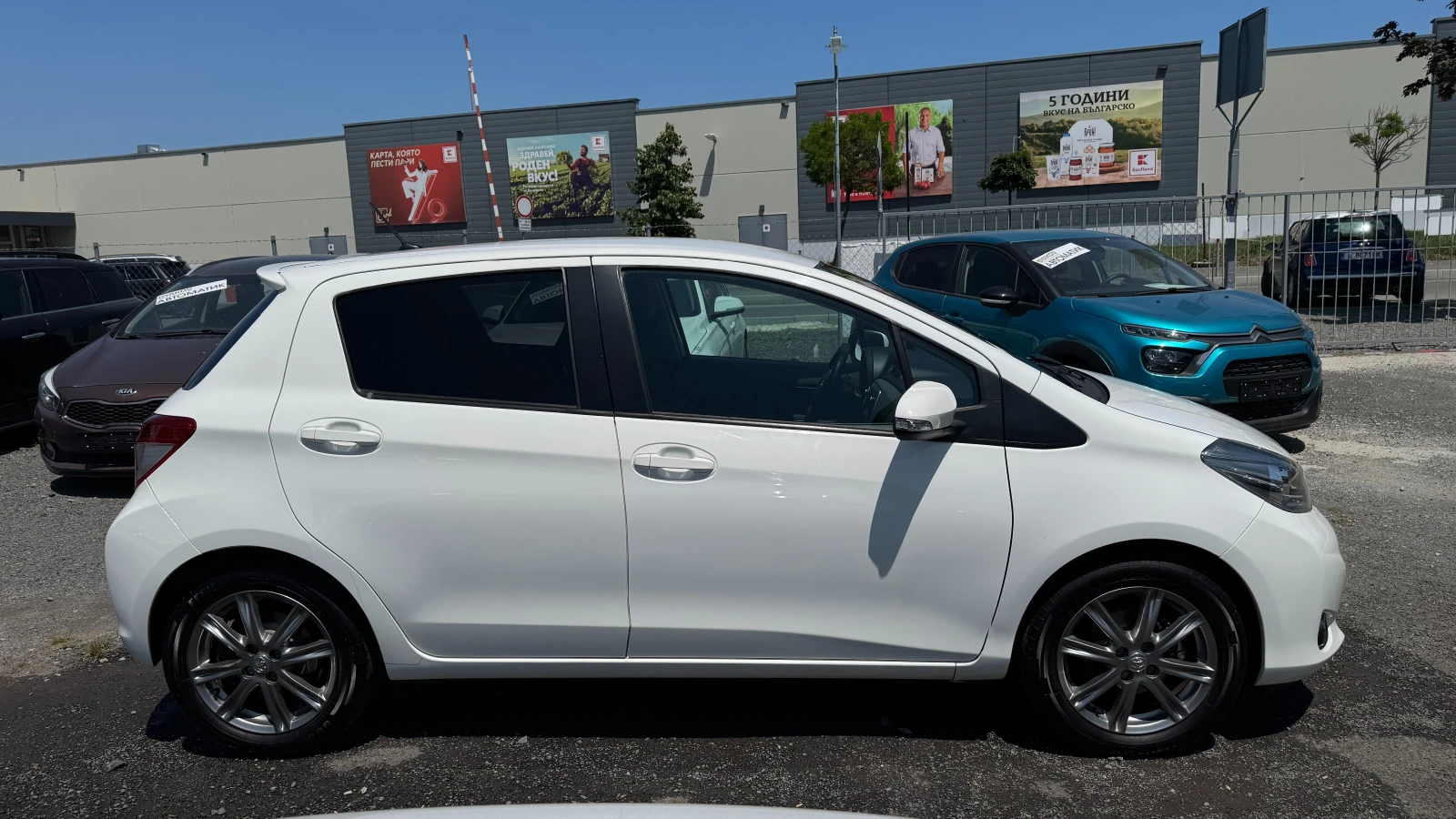 Toyota Yaris 1.33i Внос Швейцария! Навигация, Камера, Tel., 6 С - изображение 4