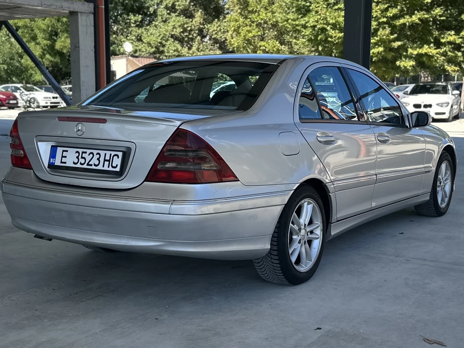 Mercedes-Benz C 320  - изображение 4