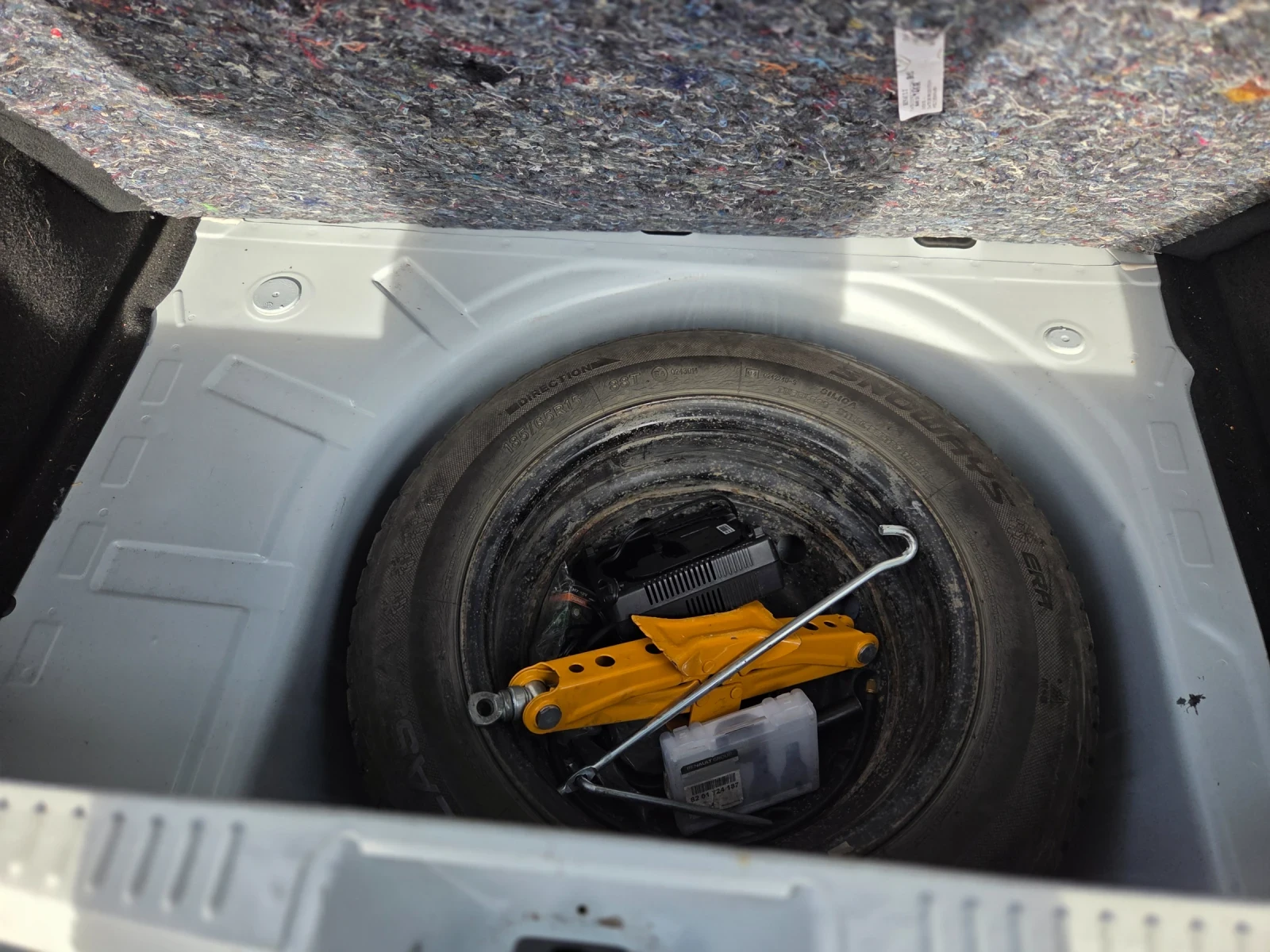 Dacia Sandero  - изображение 9