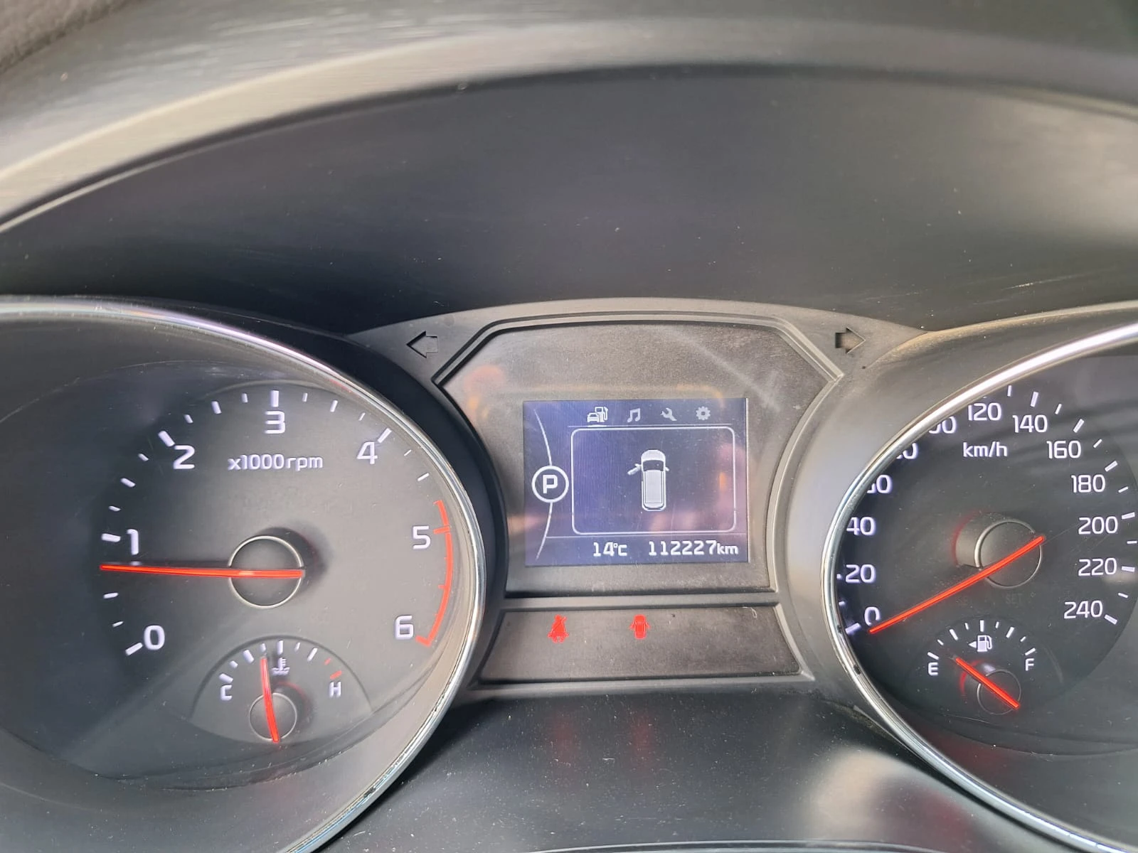 Kia Carnival 2, 2CRDI НАЛИЧНА, снимка 9 - Автомобили и джипове - 53738883