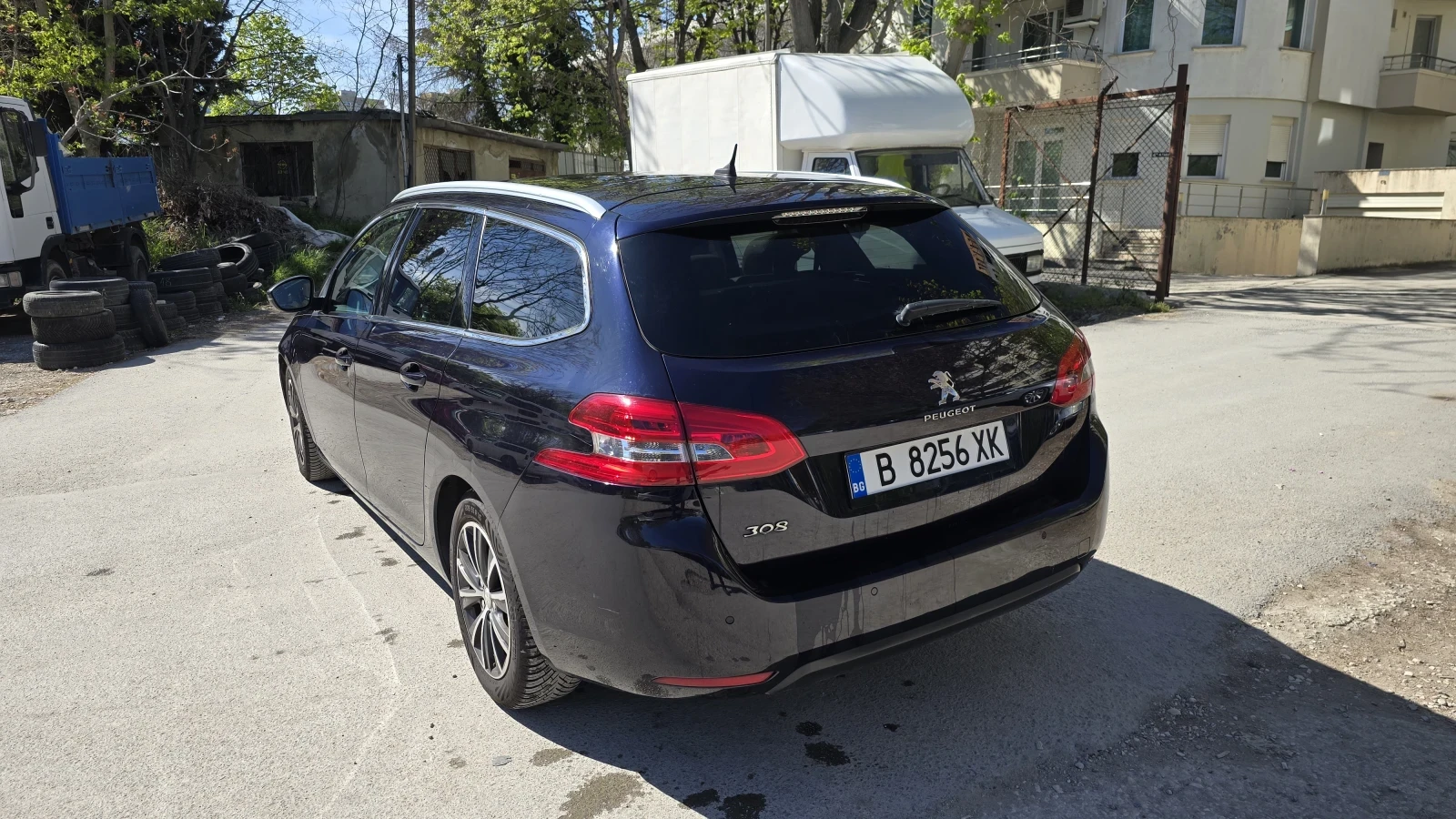 Peugeot 308 SW Blue HDI, Атомат, Панорама, Кожен салон, K-less, снимка 9 - Автомобили и джипове - 53806510