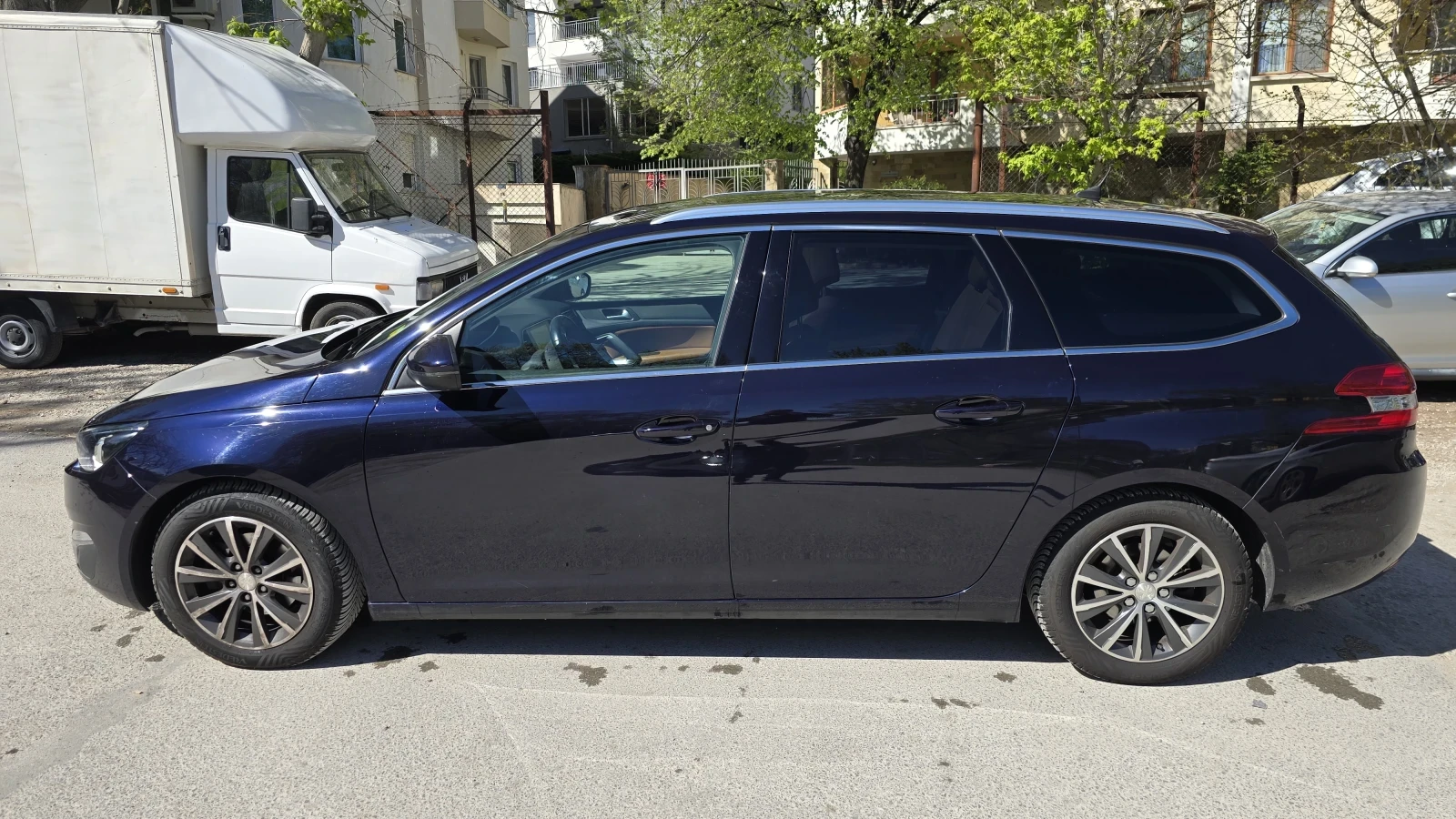 Peugeot 308 SW Blue HDI, Атомат, Панорама, Кожен салон, K-less, снимка 10 - Автомобили и джипове - 53806510