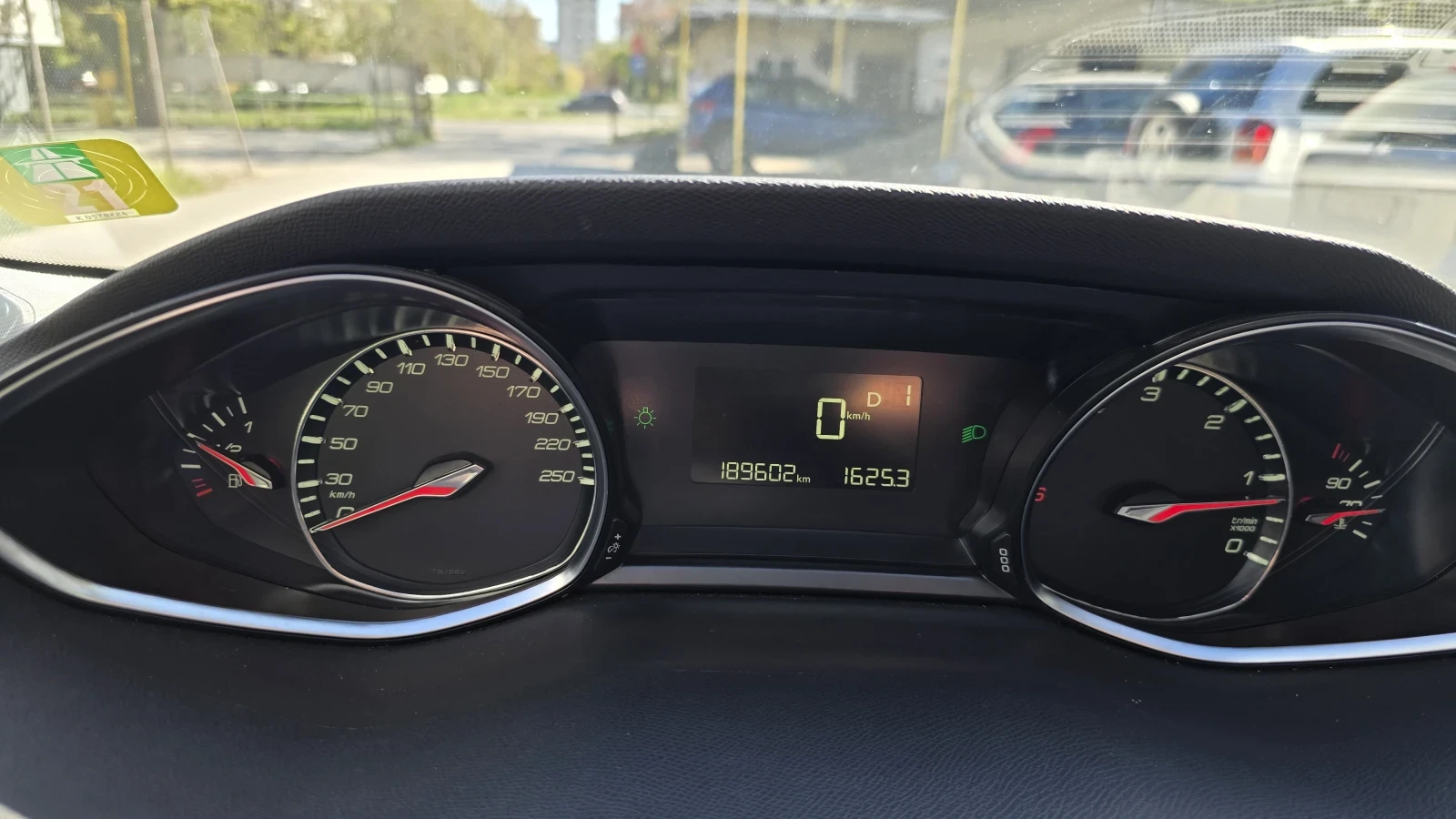 Peugeot 308 SW Blue HDI, Атомат, Панорама, Кожен салон, K-less, снимка 6 - Автомобили и джипове - 53806510