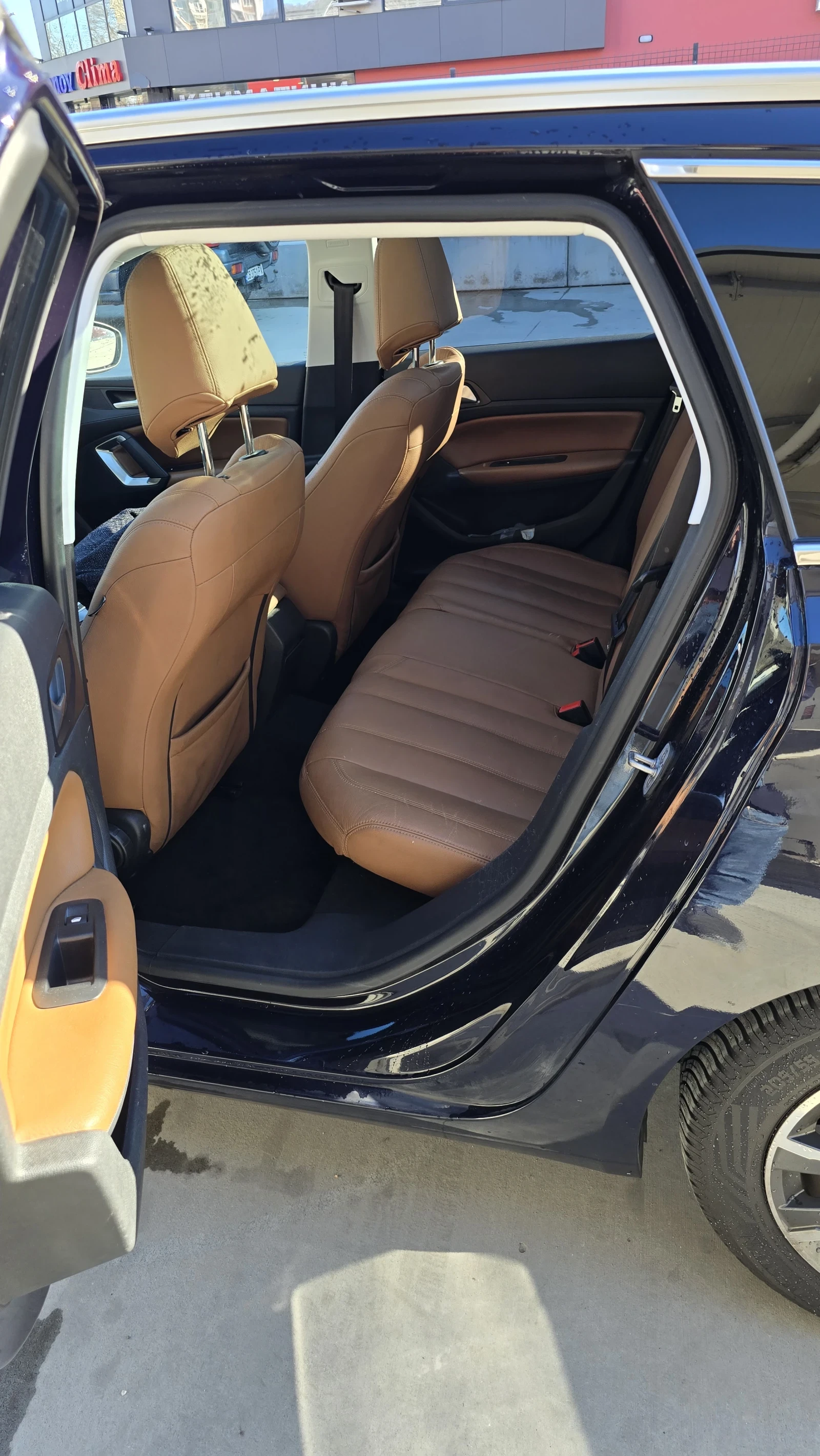 Peugeot 308 SW . Blue HDI.Атомат. Панорама. Кожен салон., снимка 6 - Автомобили и джипове - 53806510