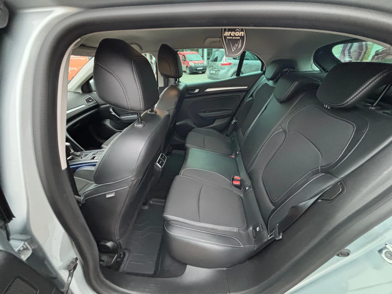 Renault Megane TCe 140 GPF бензин Stop&Start EDC7, снимка 14 - Автомобили и джипове - 54035885